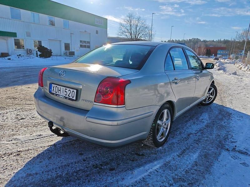 Begagnad Toyota Avensis 129 HK (94 kW) 2005