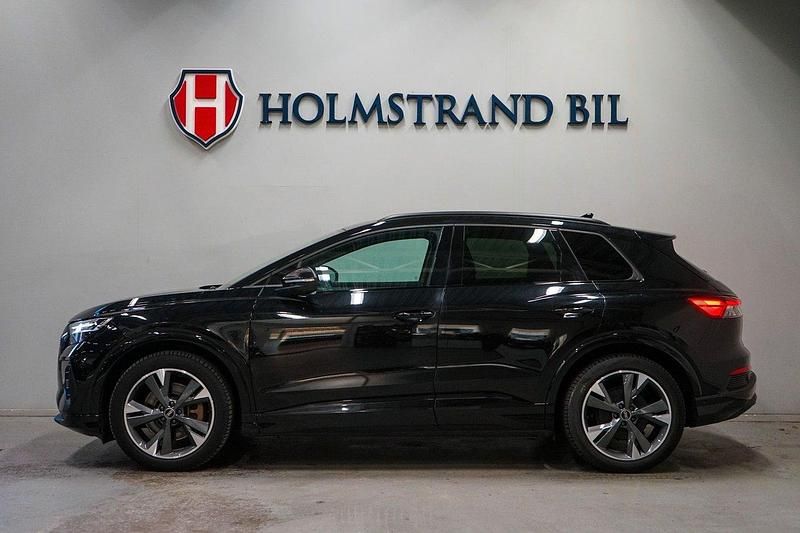 Svart Begagnad 2023 Audi Q4 e-tron Comfort SUV | 389 900 kr (Marknadspris) - Bild 1/4