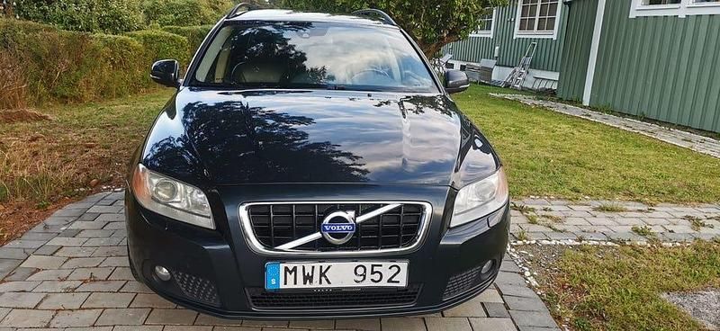 Begagnad 2013 Volvo V70 Kombi | 69 900 kr (Marknadspris) - Bild 1/4