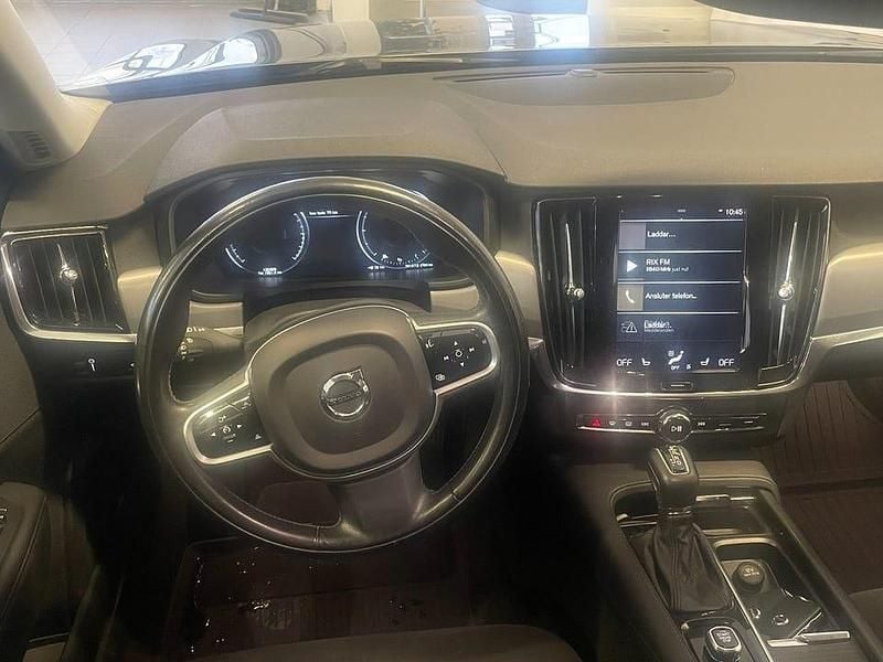 Begagnad Volvo V90 Momentum 190 HK (139 kW) 2018 Grå Kombi