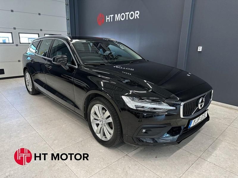Svart Begagnad 2020 Volvo V60 Momentum Kombi | 218 900 kr (Marknadspris) - Bild 1/4