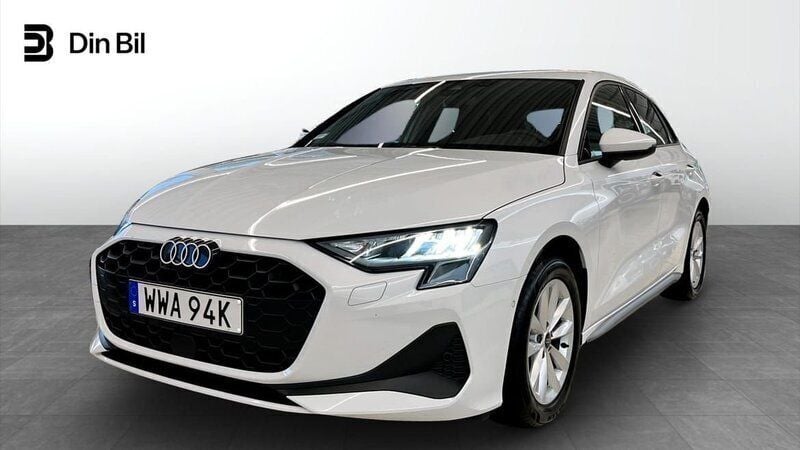 Vit Begagnad 2024 Audi A3 Sportback Proline Halvkombi | 319 000 kr (Lite dyr) - Bild 1/4