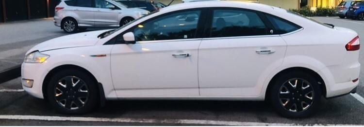 Vit Begagnad 2007 Ford Mondeo Ghia Halvkombi | 22 000 kr - Bild 1/4