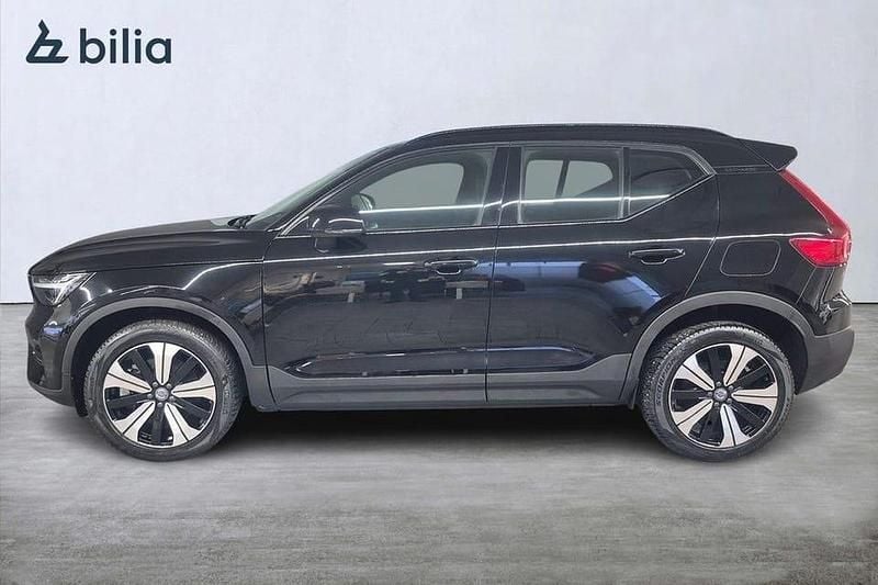 Begagnad Volvo XC40 Core 185 kW (252 HK) 2022 Svart SUV