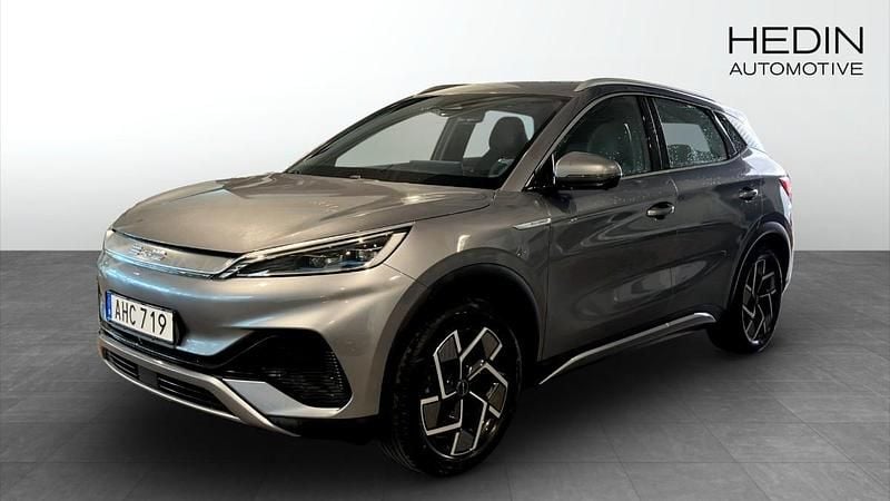 Grå (grey) Begagnad 2022 BYD Atto 3 Design SUV | 279 900 kr (Marknadspris) - Bild 1/4