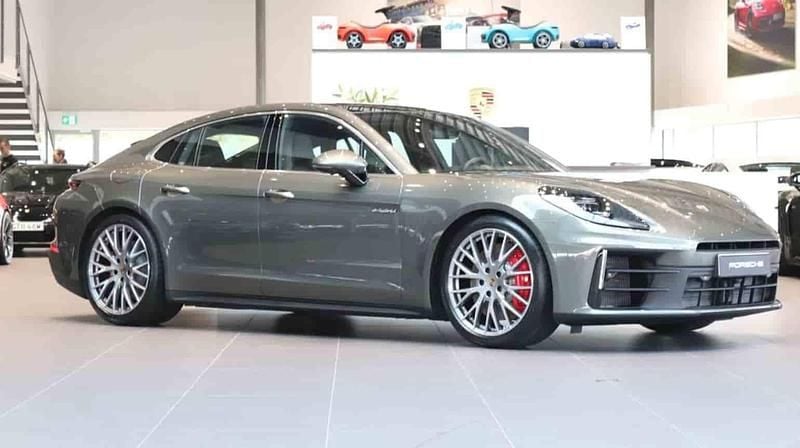 Ny Porsche Panamera 2026 Grön Halvkombi