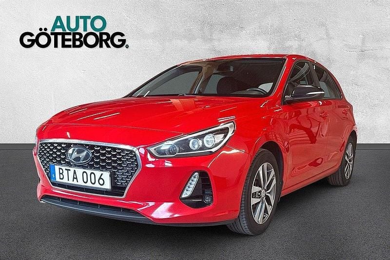 Röd Begagnad 2017 Hyundai i30 Comfort Halvkombi | 99 900 kr (Marknadspris) - Bild 1/4