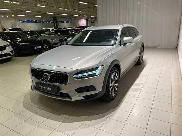 Begagnad Volvo V90 197 HK (144 kW) 2023 Kombi