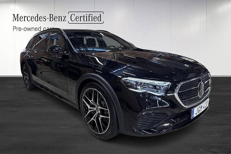 Begagnad Mercedes E300 2026 Svart Kombi