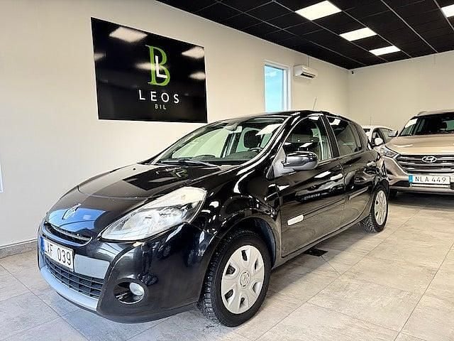Svart Begagnad 2011 Renault Clio R.S. Halvkombi | 29 900 kr (Bra pris) - Bild 1/4