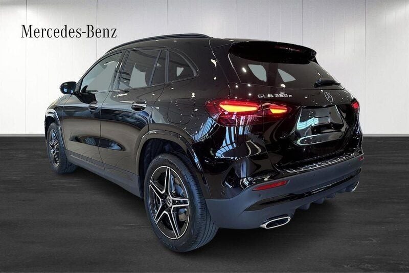 Begagnad Mercedes GLA250 AMG 218 HK (160 kW) 2024 Svart SUV