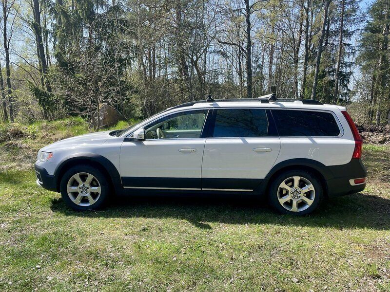 Vit Begagnad 2010 Volvo XC70 Summum SUV | 90 000 kr (Bra pris) - Bild 1/4