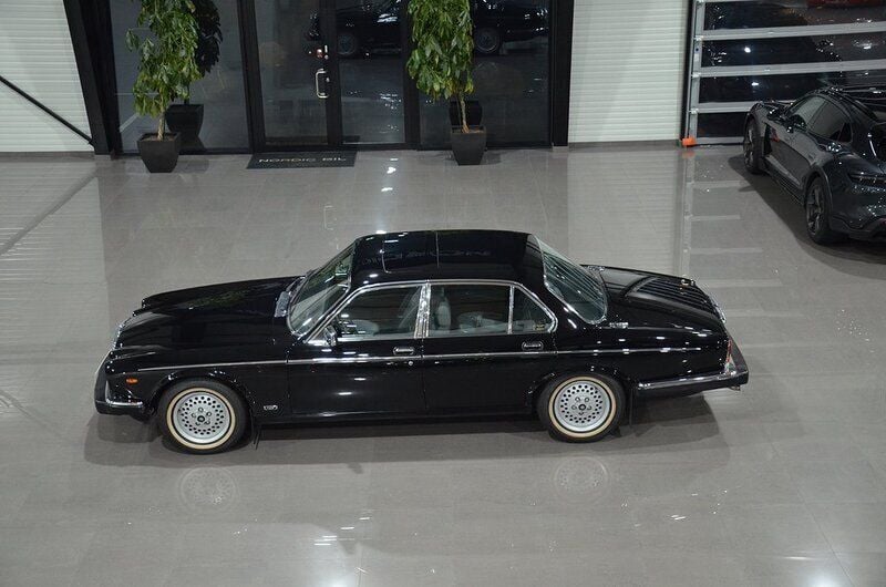 Begagnad 1986 Daimler Sovereign Sedan | 129 900 kr - Bild 1/4