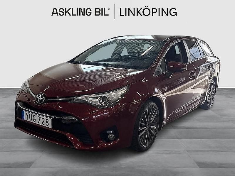 Röd Begagnad 2017 Toyota Avensis Edition Kombi | 184 000 kr (Lite dyr) - Bild 1/4