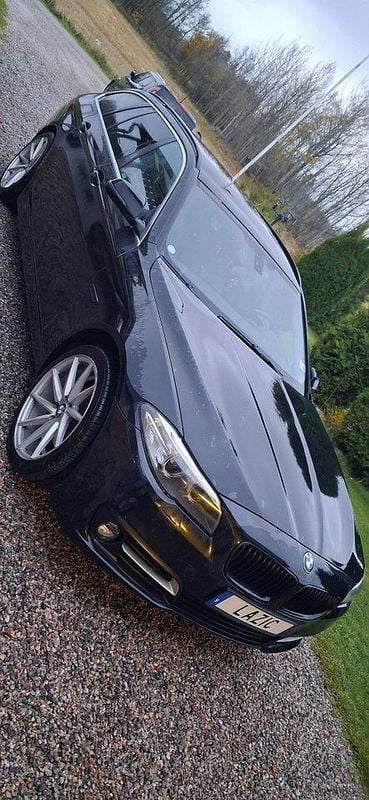 Svart Begagnad 2014 BMW 520 Kombi | 169 000 kr (Marknadspris) - Bild 1/4