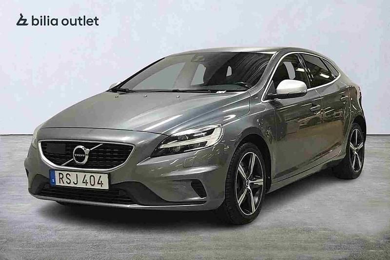 Grå Begagnad 2018 Volvo V40 Halvkombi | 184 900 kr (Marknadspris) - Bild 1/1