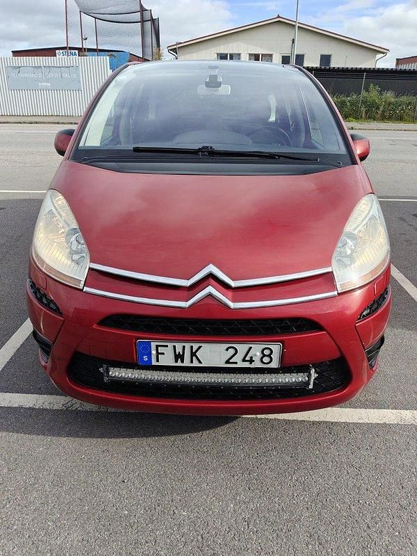 Röd Begagnad 2007 Citroën C4 Picasso Minibuss | 23 000 kr (Bra pris) - Bild 1/4