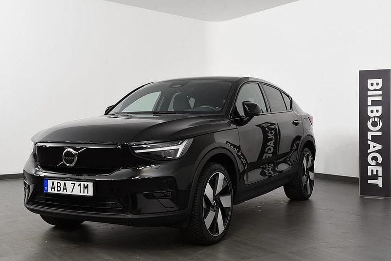 Svart Begagnad 2022 Volvo C40 Plus SUV | 369 800 kr - Bild 1/4