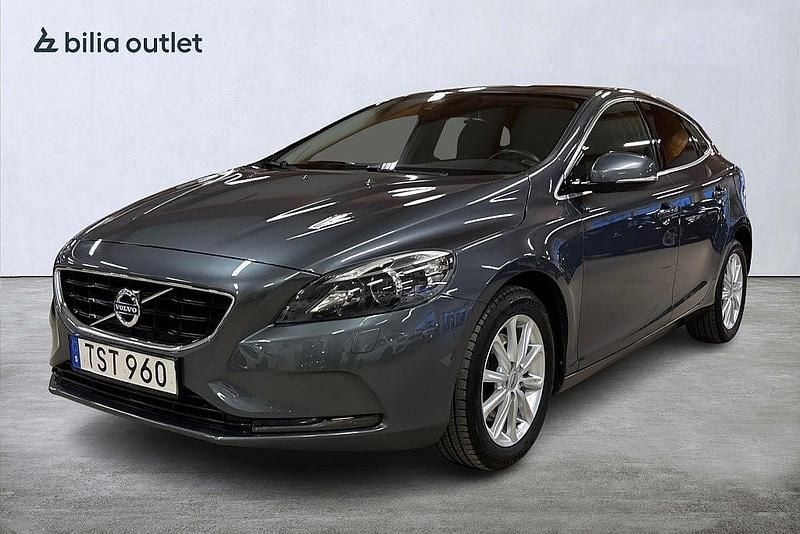 Grå Begagnad 2014 Volvo V40 Momentum Halvkombi | 139 900 kr (Marknadspris) - Bild 1/3