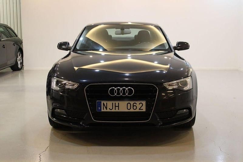 Begagnad Audi A5 Comfort 225 HK (165 kW) 2014 Blå Sportkupé