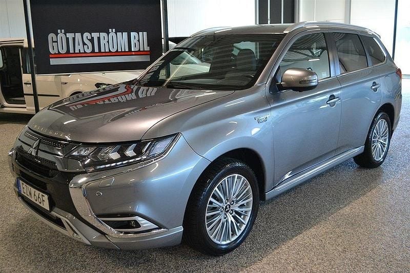 Grå Begagnad 2019 Mitsubishi Outlander P-HEV SUV | 220 000 kr (Marknadspris) - Bild 1/4