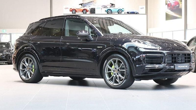 Svart Begagnad 2022 Porsche Cayenne SUV | 799 000 kr (Superpris) - Bild 1/4
