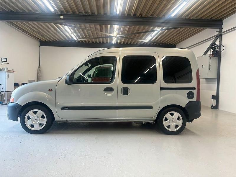 Begagnad Renault Kangoo 75 HK (55 kW) 1999 Grå Minibuss
