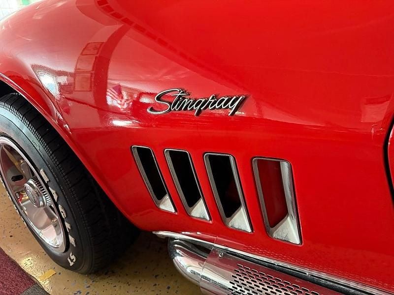 Begagnad Chevrolet Corvette 390 HK (286 kW) 1969 Monza red Cab