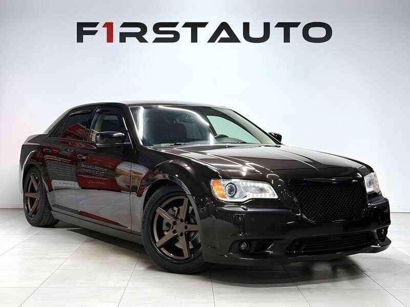 Brun Begagnad 2011 Lancia Thema Platinum Sedan | 114 900 kr - Bild 1/4