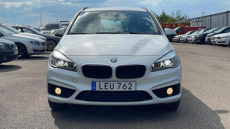 Begagnad BMW 220 Advantage 190 HK (139 kW) 2015 Vit Kombi