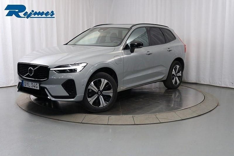 Grå Begagnad 2024 Volvo XC60 Plus SUV | 579 900 kr (Lite dyr) - Bild 1/4