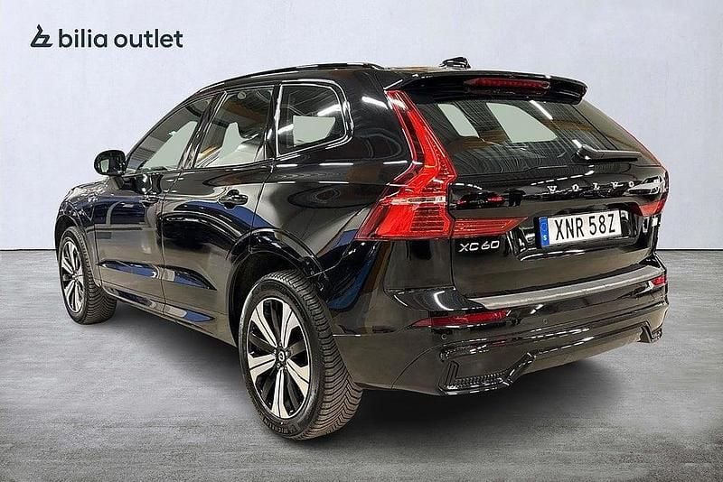 Begagnad Volvo XC60 Plus 350 HK (257 kW) 2022 Svart SUV