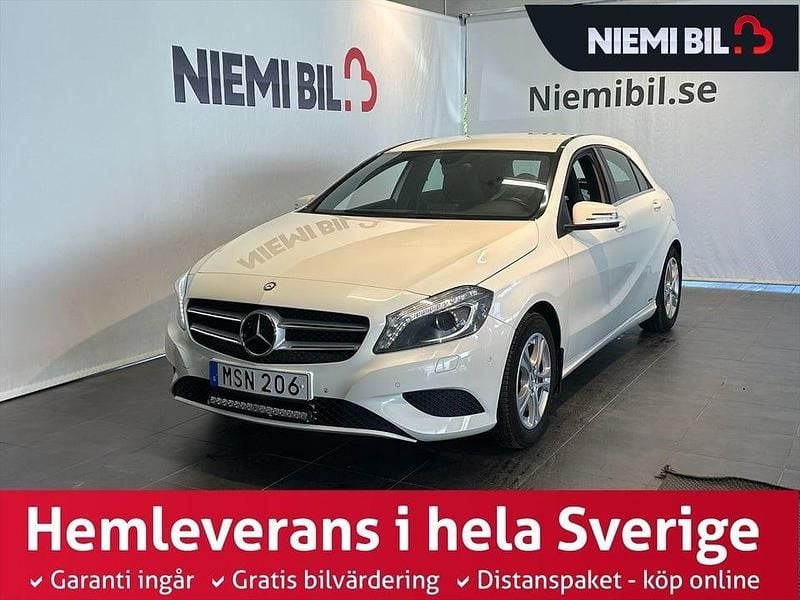Vit Begagnad 2015 Mercedes A180 Urban Halvkombi | 159 900 kr (Marknadspris) - Bild 1/3