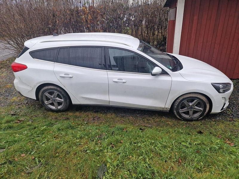 Begagnad Ford Focus 120 HK (88 kW) 2021 Vit Kombi
