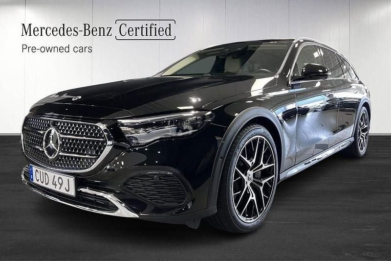 Svart Begagnad 2025 Mercedes E300 Avantgarde Kombi | 729 000 kr - Bild 1/4