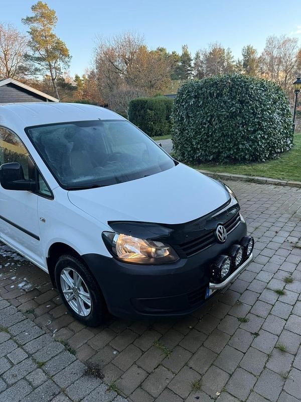 Begagnad VW Caddy 102 HK (75 kW) 2011 Minibuss
