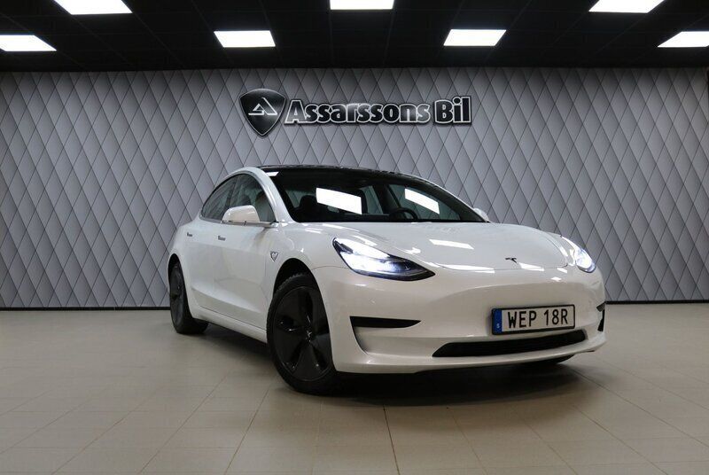 Vit Begagnad 2020 Tesla Model 3 Standard Range Plus Sedan | 239 900 kr (Marknadspris) - Bild 1/4