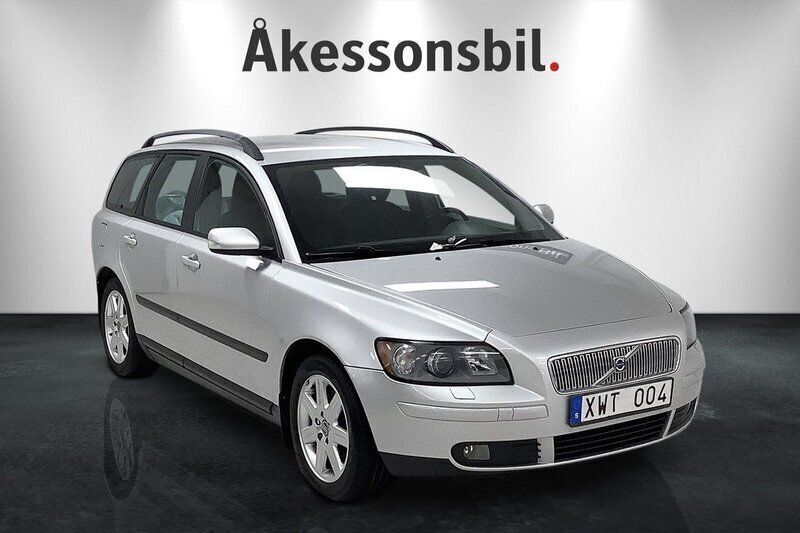 Lgrå Begagnad 2006 Volvo V50 Kombi | 44 900 kr (Dyr) - Bild 1/4