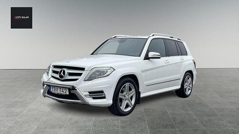 Vit Begagnad 2013 Mercedes GLK220 AMG line SUV | 154 900 kr (Marknadspris) - Bild 1/4