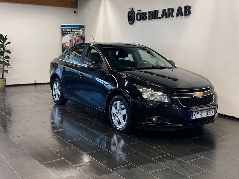 Svart Begagnad 2010 Chevrolet Cruze Sedan | 49 900 kr - Bild 1/4