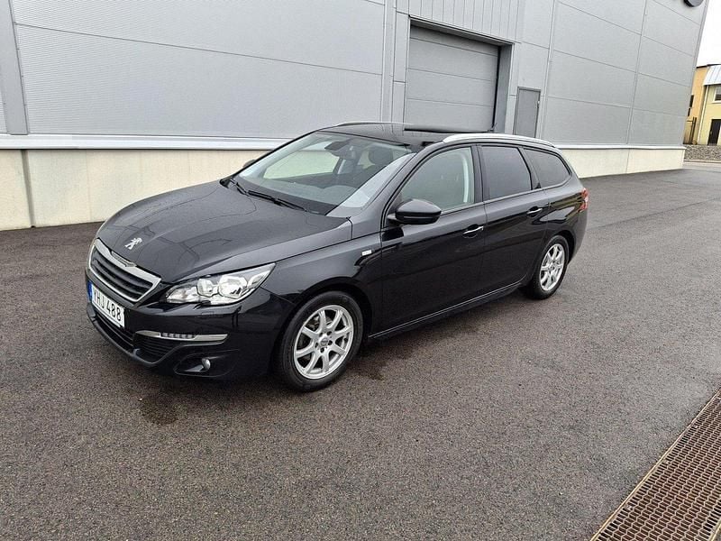 Svart Begagnad 2017 Peugeot 308 Kombi | 99 900 kr (Bra pris) - Bild 1/4