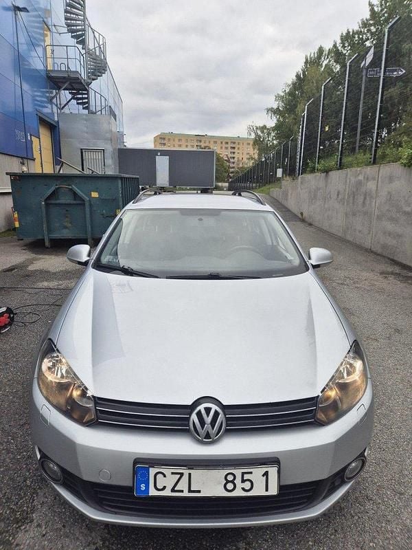 Silver Begagnad 2011 VW Golf Kombi | 35 000 kr (Superpris) - Bild 1/4