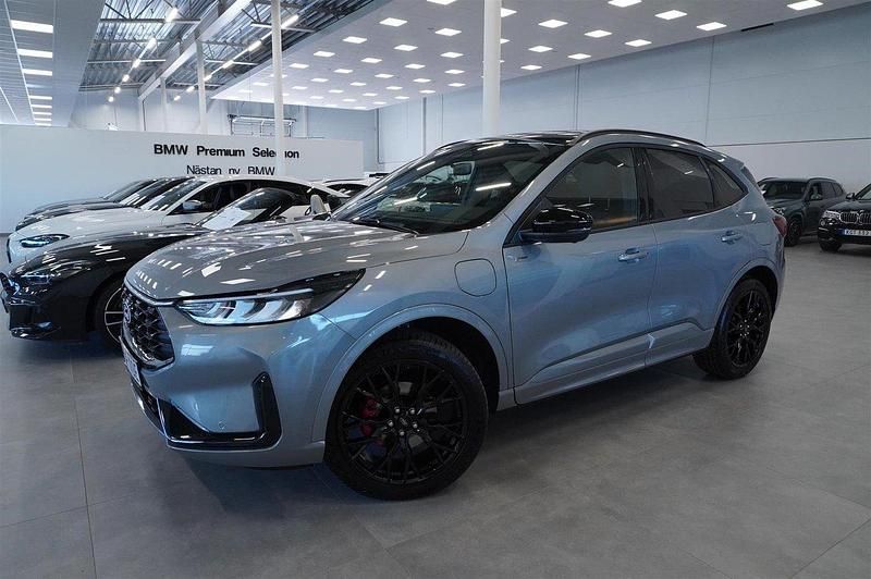 Grå Ny 2025 Ford Kuga ST-Line X SUV | 499 000 kr - Bild 1/4