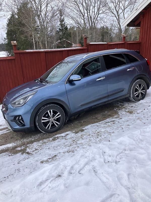Begagnad Kia Niro 2019 Metallic ljusblå SUV