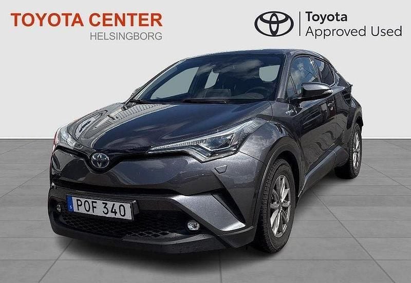 Mörkgrå Begagnad 2019 Toyota C-HR Executive SUV | 259 900 kr (Marknadspris) - Bild 1/4