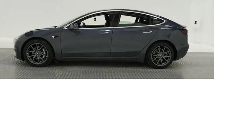 Grå Begagnad 2019 Tesla Model 3 Long Range Sedan | 185 000 kr (Bra pris) - Bild 1/1