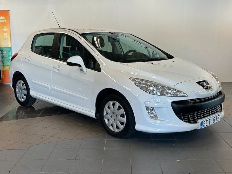 Vit Begagnad 2010 Peugeot 308 Halvkombi | 44 800 kr (Marknadspris) - Bild 1/4
