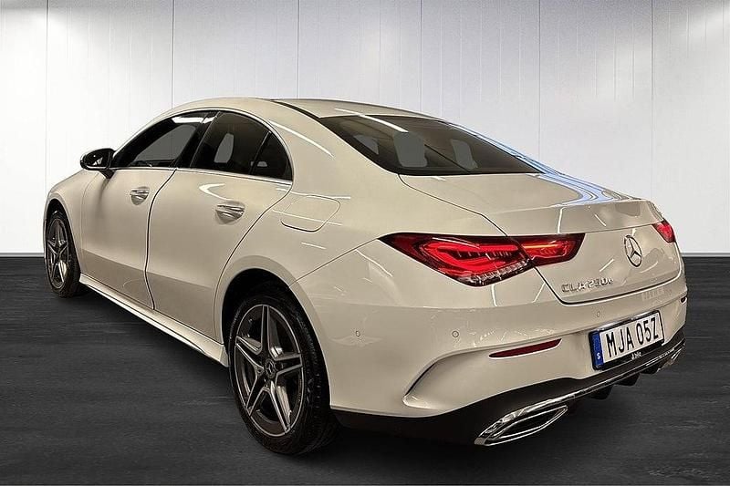 Begagnad Mercedes CLA250e AMG line 160 HK (117 kW) 2022 Vit Sedan