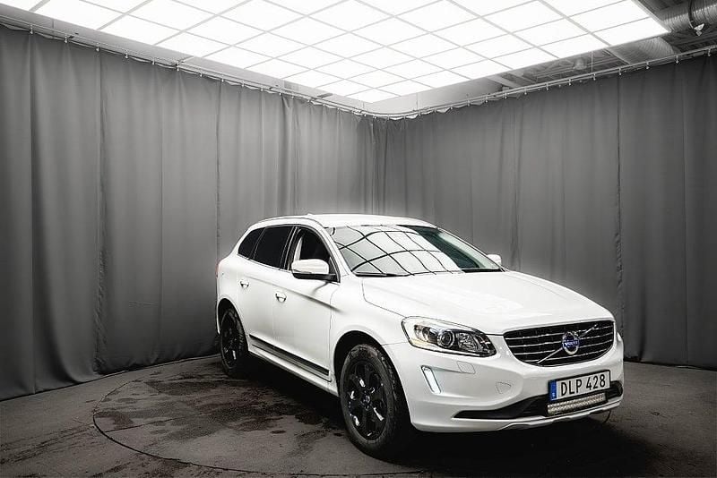Begagnad Volvo XC60 Summum 181 HK (133 kW) 2014 Vit SUV