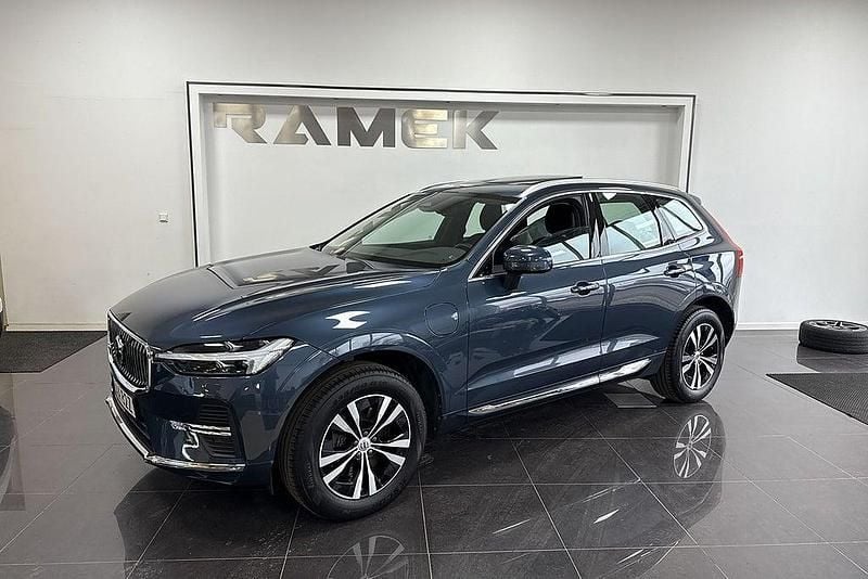 Mörkblå Begagnad 2022 Volvo XC60 Momentum SUV | 399 000 kr (Bra pris) - Bild 1/4